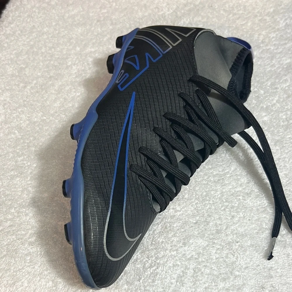 Nike Boy’s Black and Blue Soccer Athletic Shoes